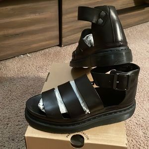 Dr. Martens Sandal